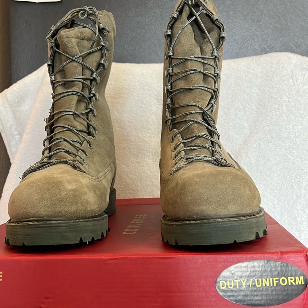NEW MENS “MATTERHORN” Leather Tactical/Work Boots SIZE 9 WIDE Color Sage